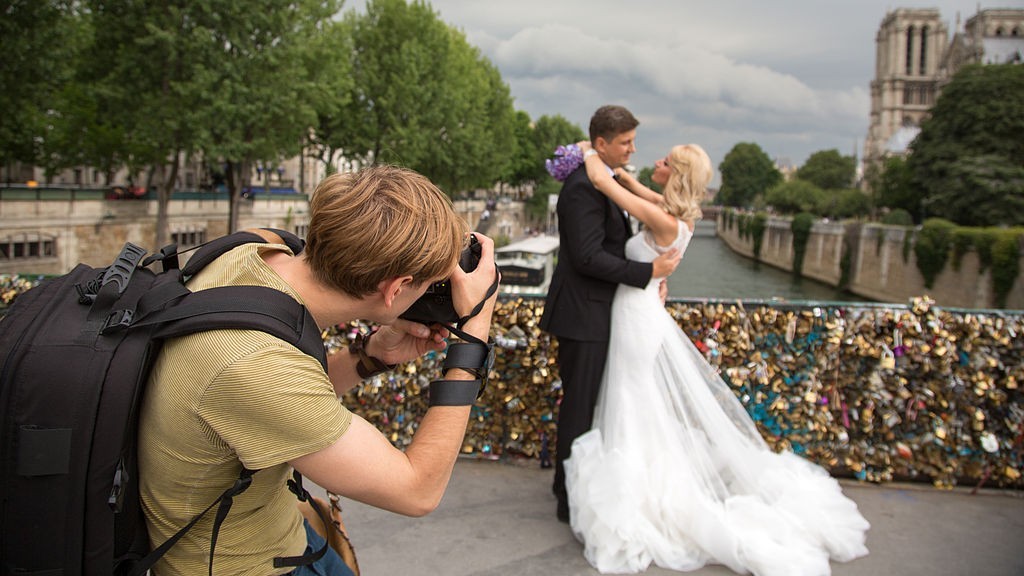 How Amateur Photographers Can Take Wedding Photos That Are Professional-Quality