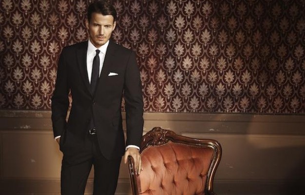 Accentuate Your Look With A Perfectly Fitting Suit