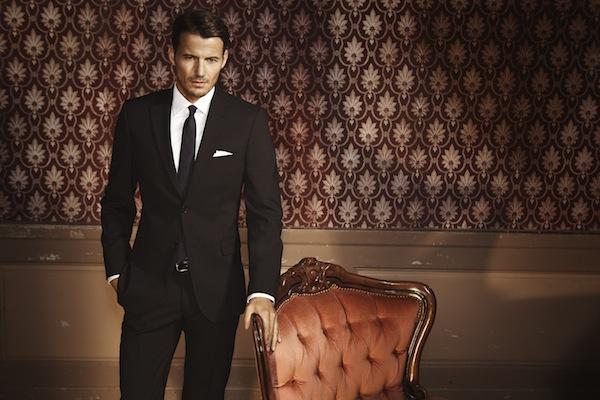 Accentuate Your Look With A Perfectly Fitting Suit