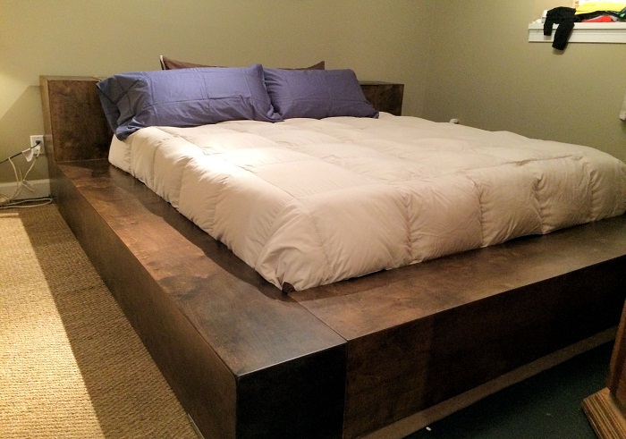 platform bed mattress moves around