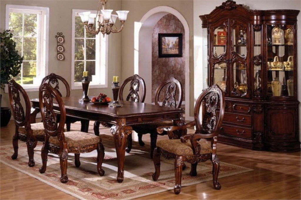 Dining Room Furniture Sets: 3 Helpful Factors To Choose The Right Dining Table For Your New Apartment